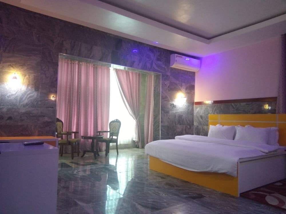 Heavenly Royal Apartments