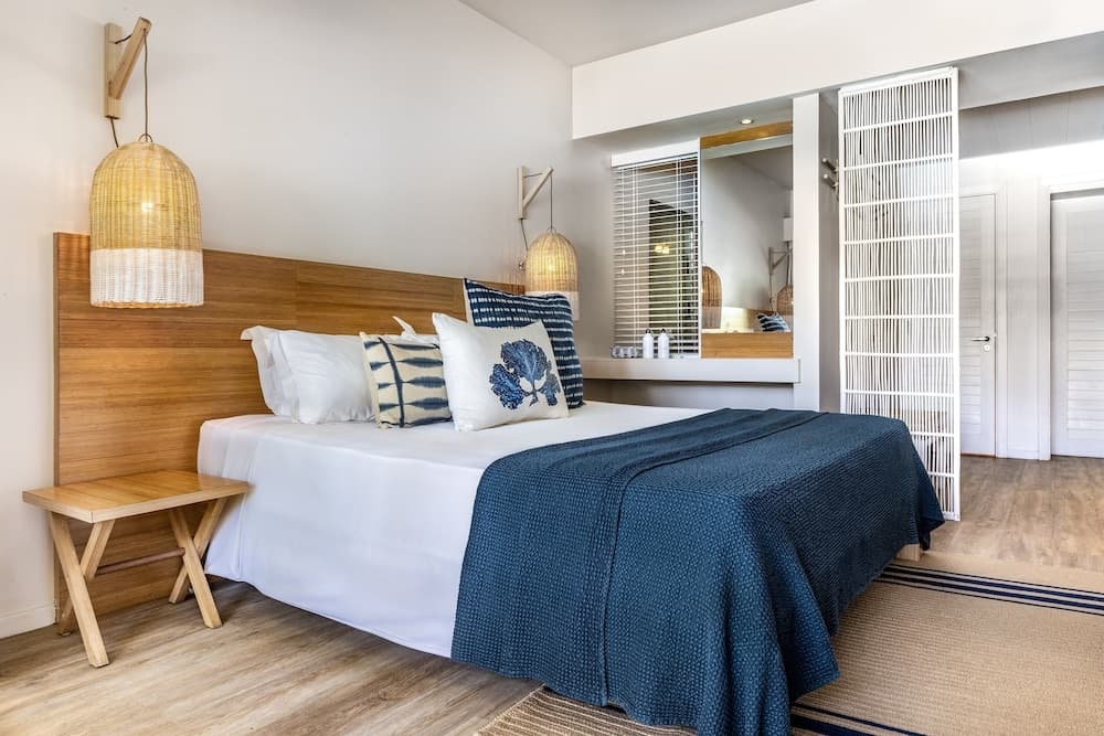 Lagoon Attitude - Adults Only