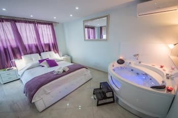 Mesogios House Suites