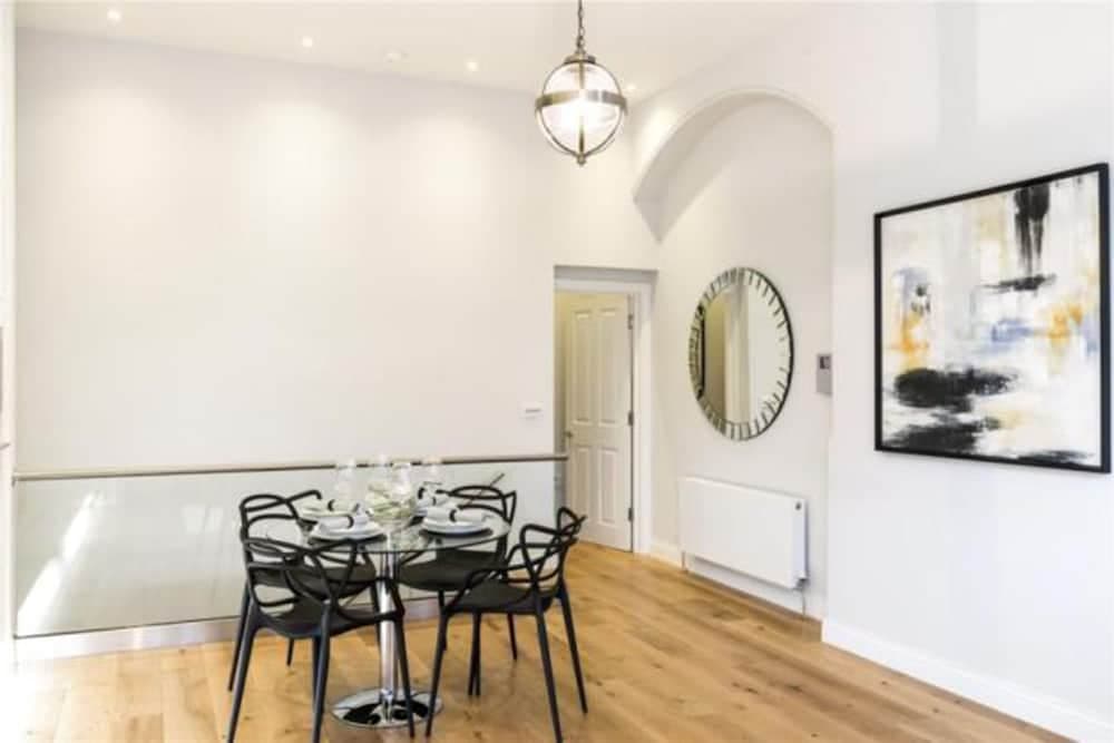 Kensington Court by Lime Street