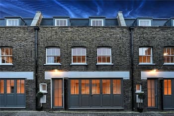 Rainsford Mews by Lime Street