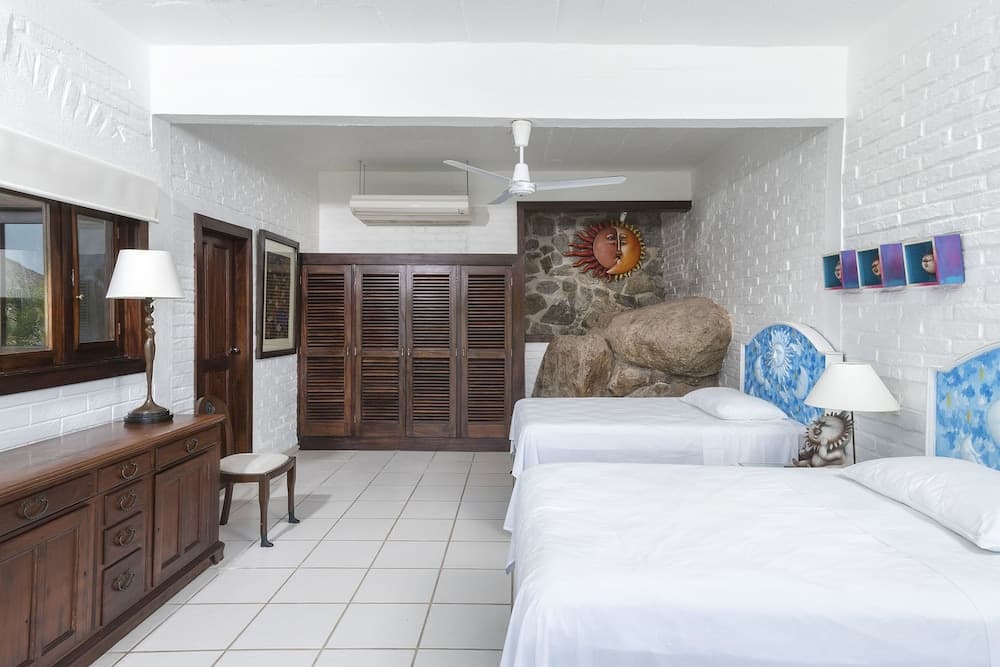 Casa Galeria by Sergio Bustamante