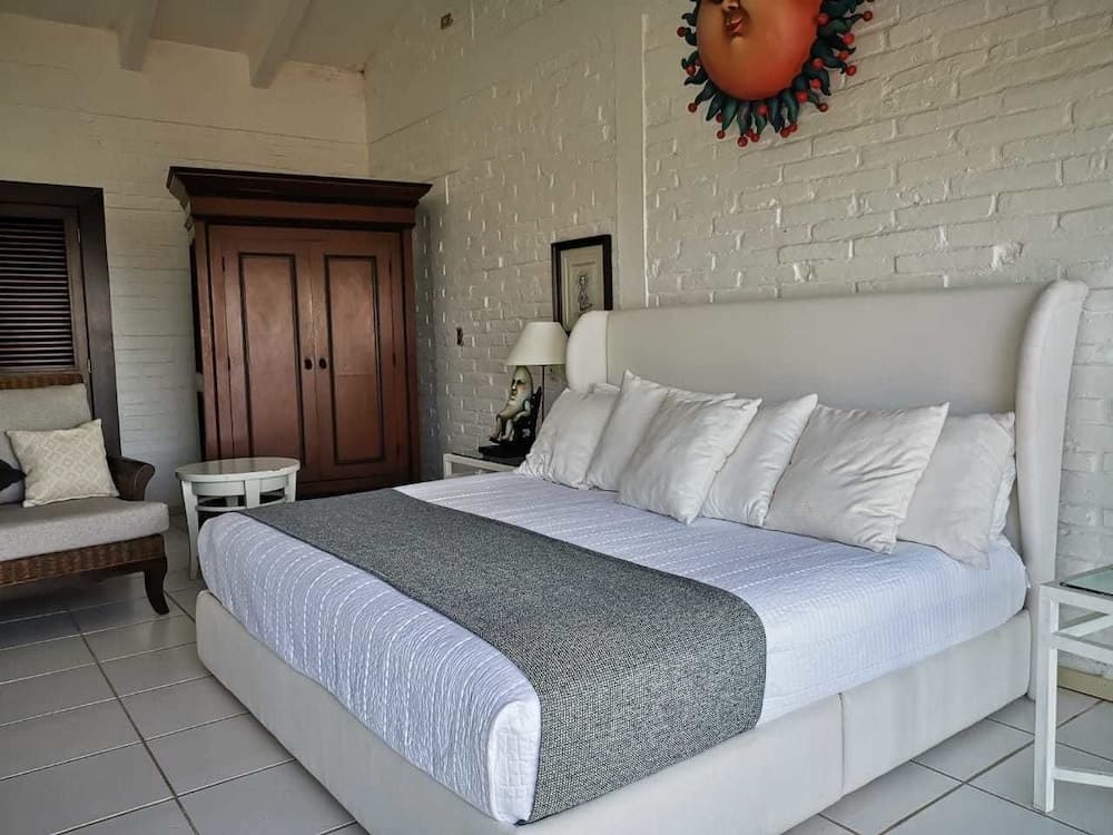 Casa Galeria by Sergio Bustamante