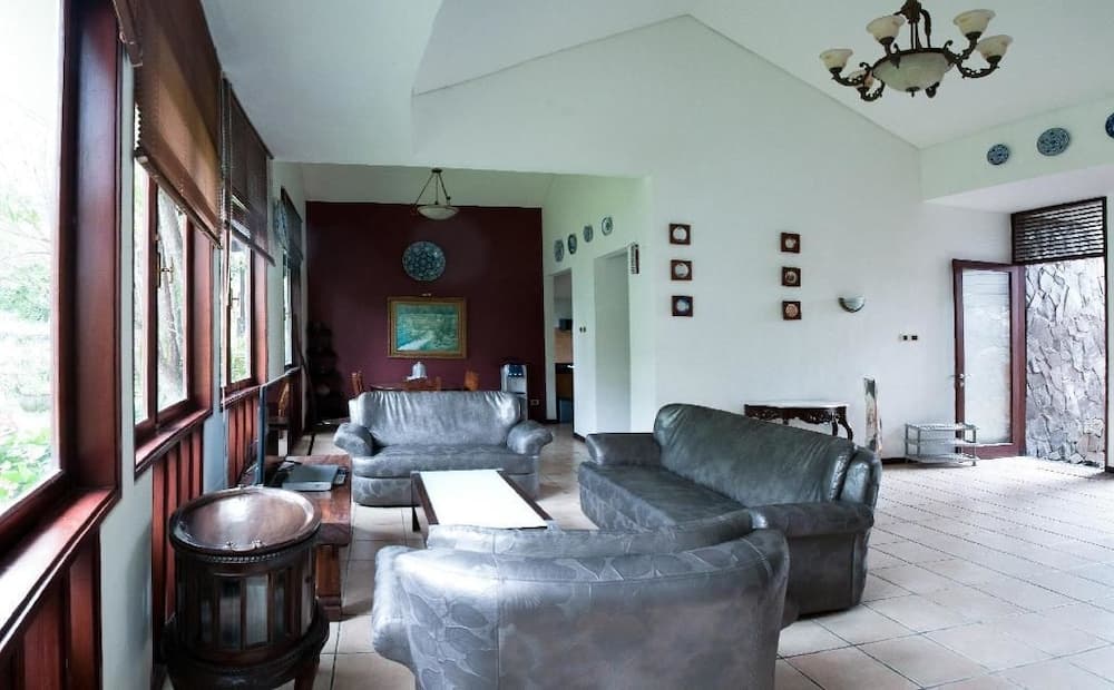 Villa Lovender Klub Bunga A14