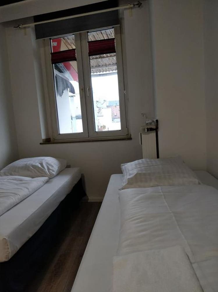 AVI City Burgplatz Apartments