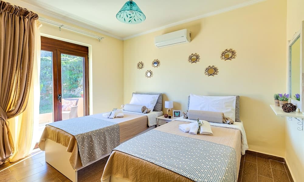 Cretan Sunny Villa Heated Pool