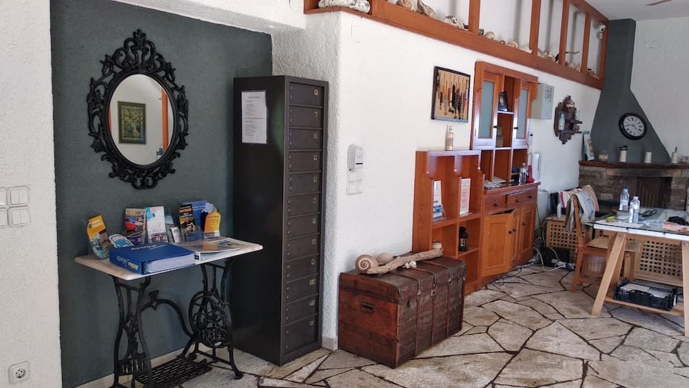 Grekis hotel & Apartments