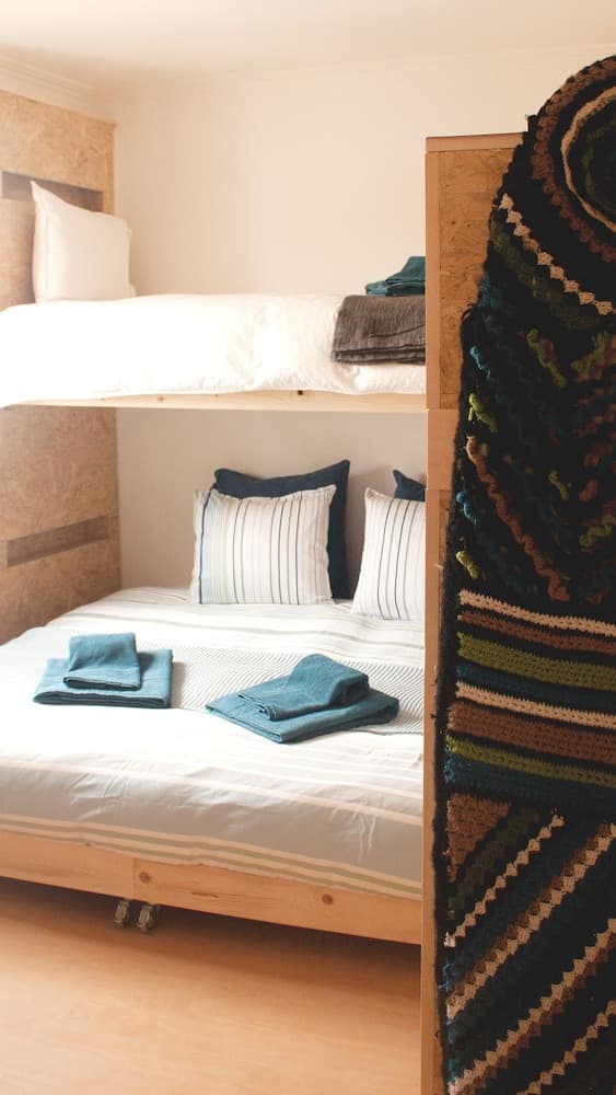 Kokua Surfarm - Hostel