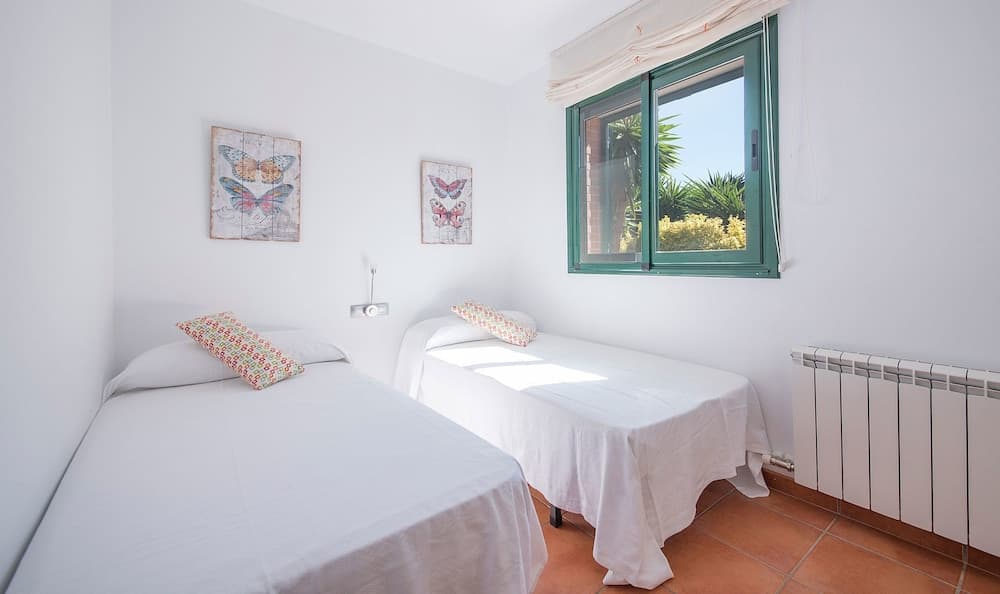 Modern House For Families (R77)