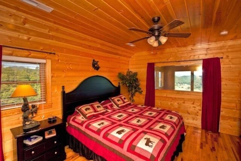 Coppertop - Four Bedroom Cabin