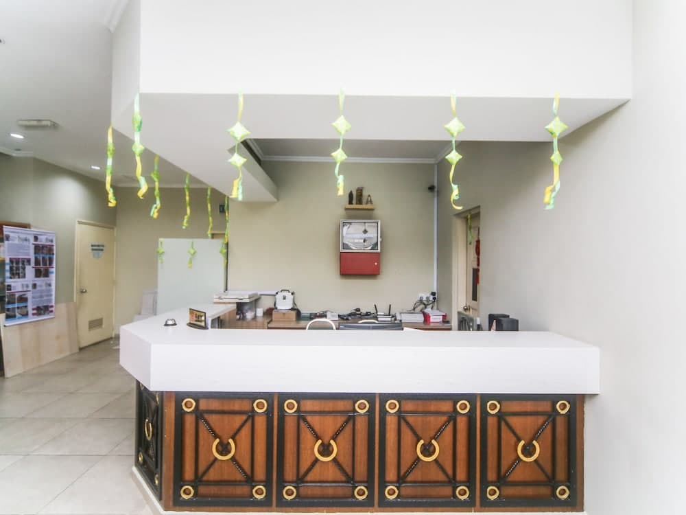 OYO 563 Jockey Lodge Hotel