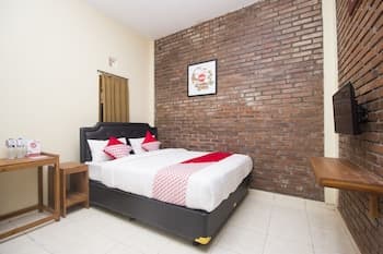 OYO 952 Annisa Syariah Guest House