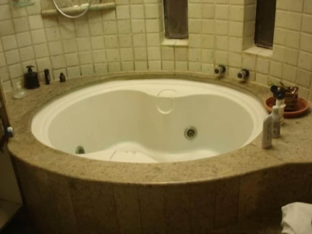 Ocean Gallery Architecture