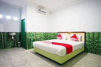 SUPER OYO 754 Nur Aziziah Guest House Syariah