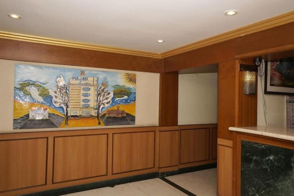 Nahar Manchester Inn