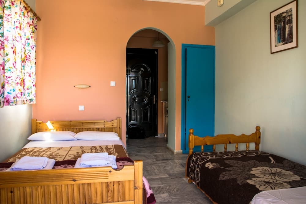 Nikos Studios Alykes