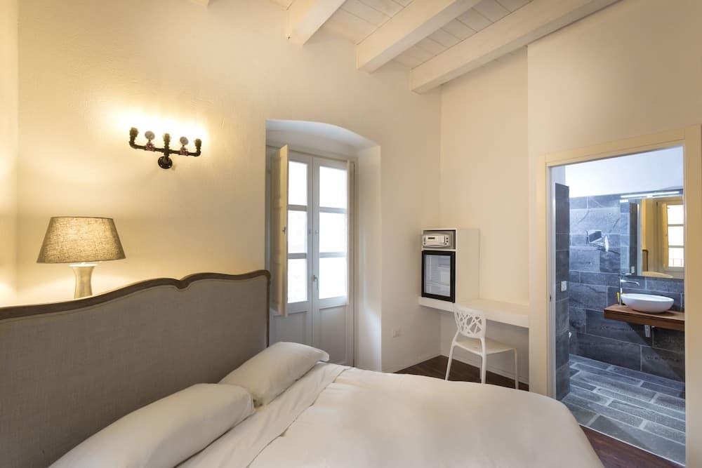 Cagliari Marina Guesthouse & Lounge