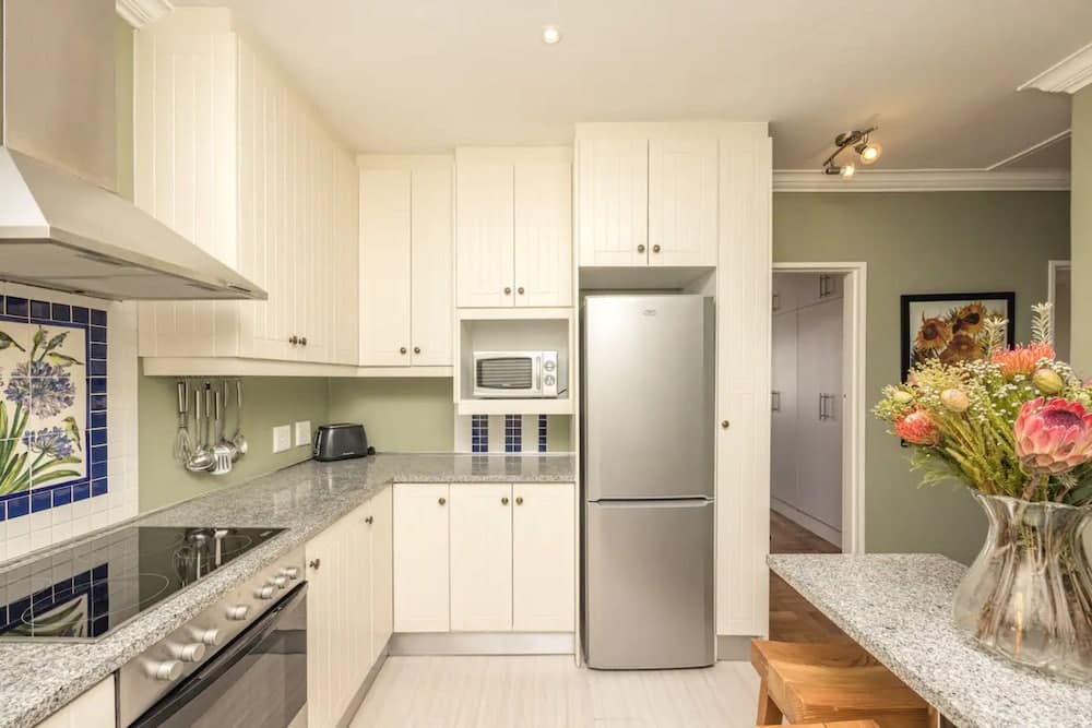 Vibrant and Safe 2 Bedroom Apartment