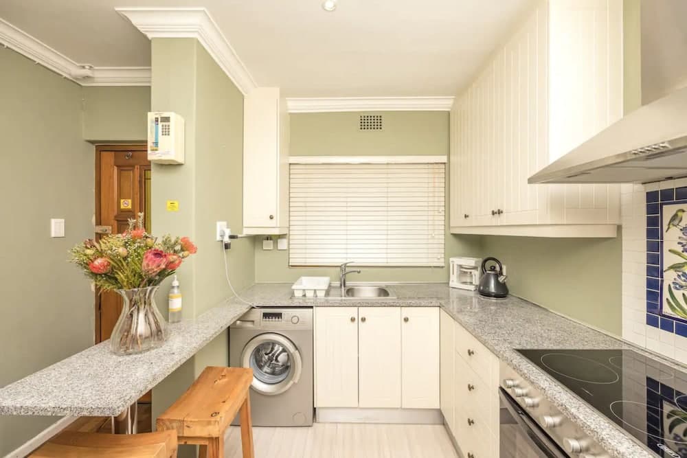 Vibrant and Safe 2 Bedroom Apartment