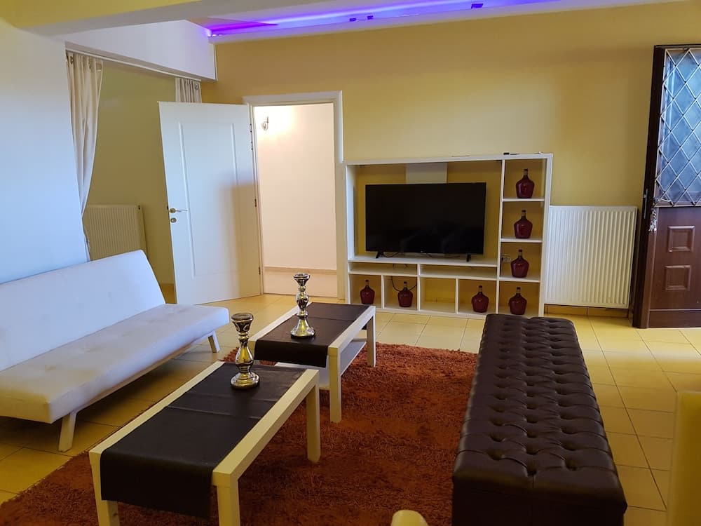 The golden brown luxury guesthouse