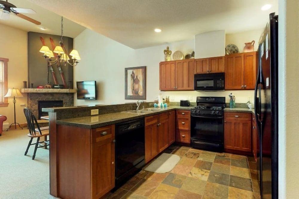 3 Bedroom Colorado Mountain Vacation Rental in River Run Village With Convenient Access to Ski Slopes