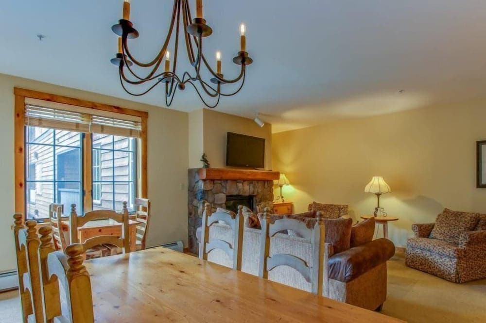 1 Bedroom Plus Murphy Mountain Condo in River Run Village with Hot Tub Access and Walking Distance to Ski