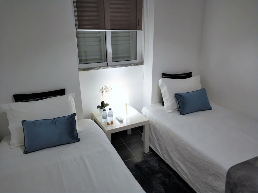 Sleep & Go Faro Airport Guest House