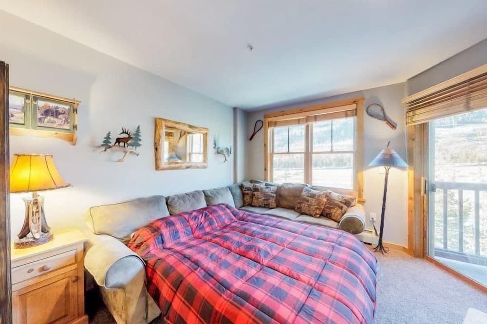 1 Bedroom Premier Mountain Condo in River Run Village Just a Short Walk to Shopping, Dining, and Skiing