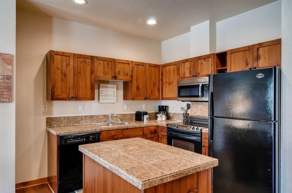 1 Bedroom Mountain Condo Located in Historic Downtown Breckenridge Near Shopping, Dining, and Restaurants