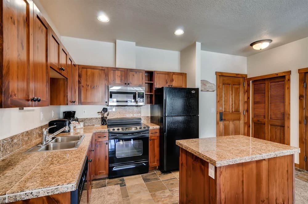 1 Bedroom Mountain Condo Located in Historic Downtown Breckenridge Near Shopping, Dining, and Restaurants