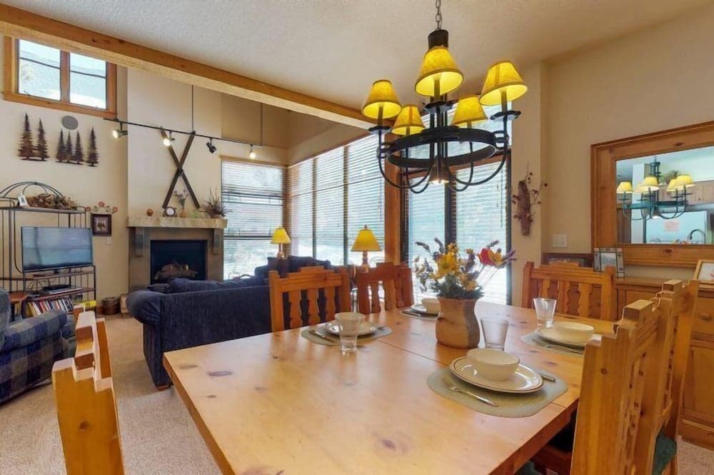 8730_ski_tip_townhomes