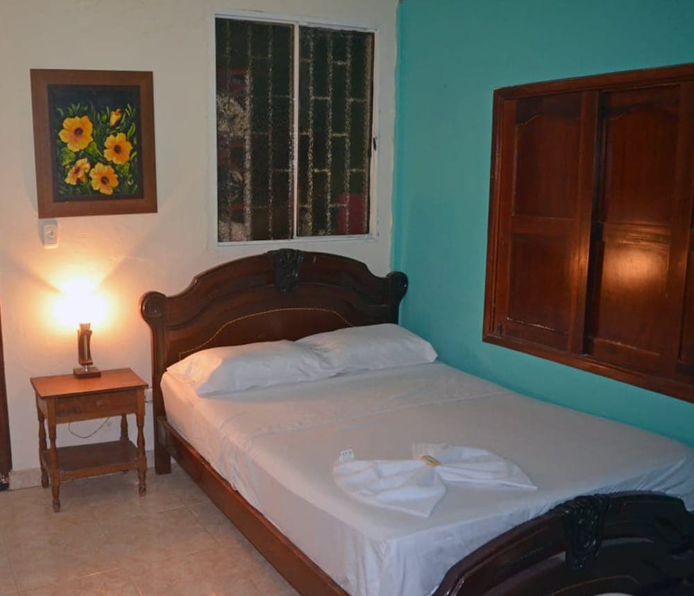 Mayleen Colonial Hotel