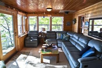 Main - Starry Nights 2 Bedroom Cabin by RedAwning