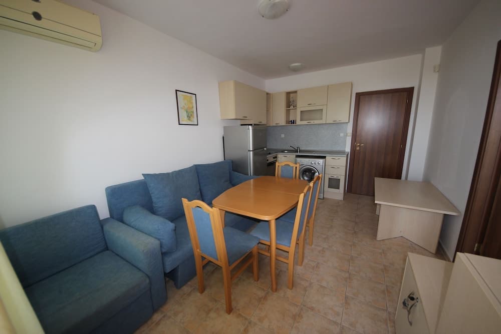 Sunny Day 2 Menada Apartments