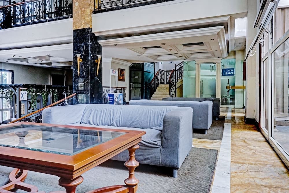 Collection O 6 Grand Palace Kemayoran