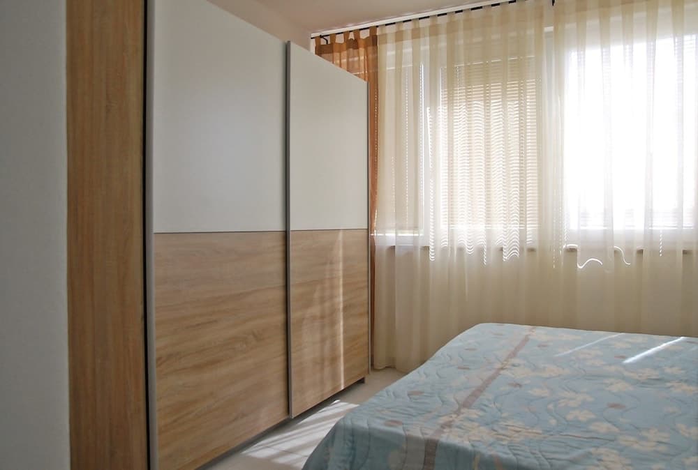 Apartments Orange Medulin