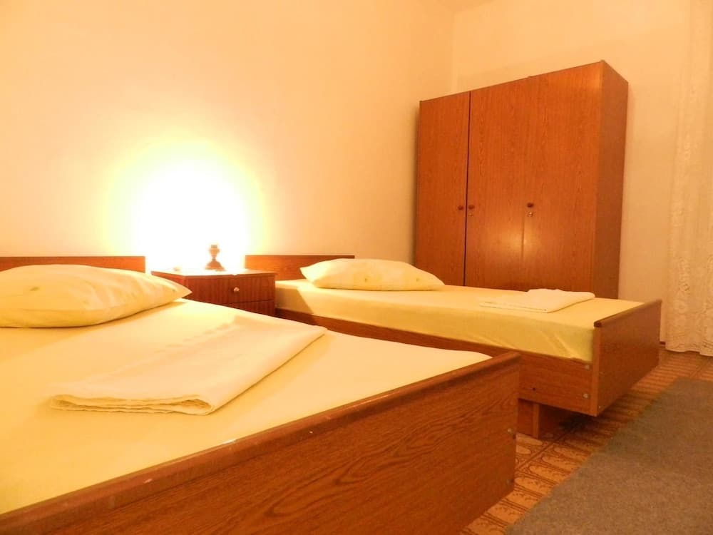 Apartment Jagoda / Two Bedrooms A1