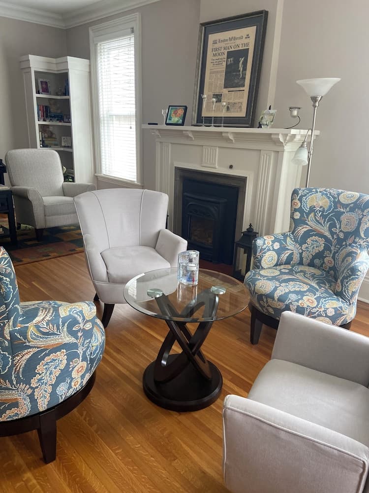 Cottage on Caledonia Bed & Breakfast