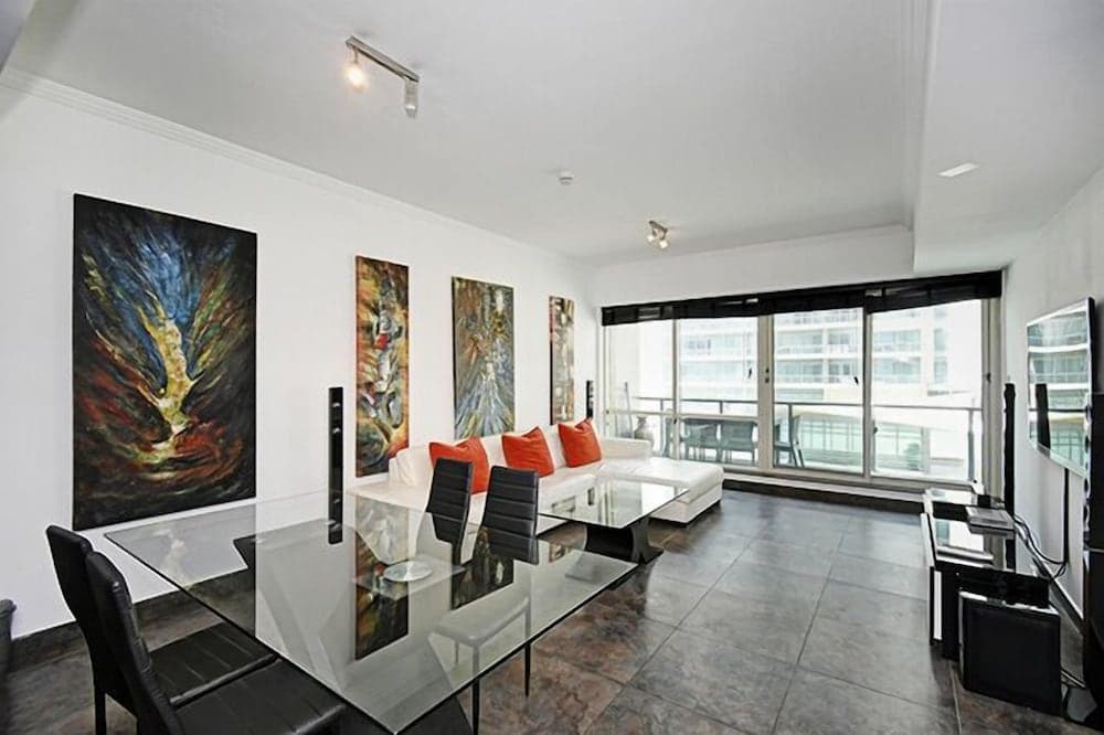 Al Majara 5 by Deluxe Holiday Homes