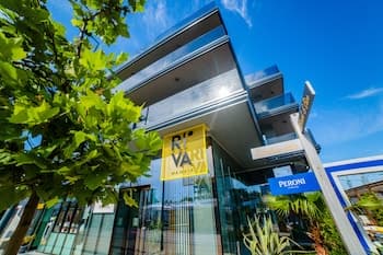 RIVA Mamaia Aparthotel