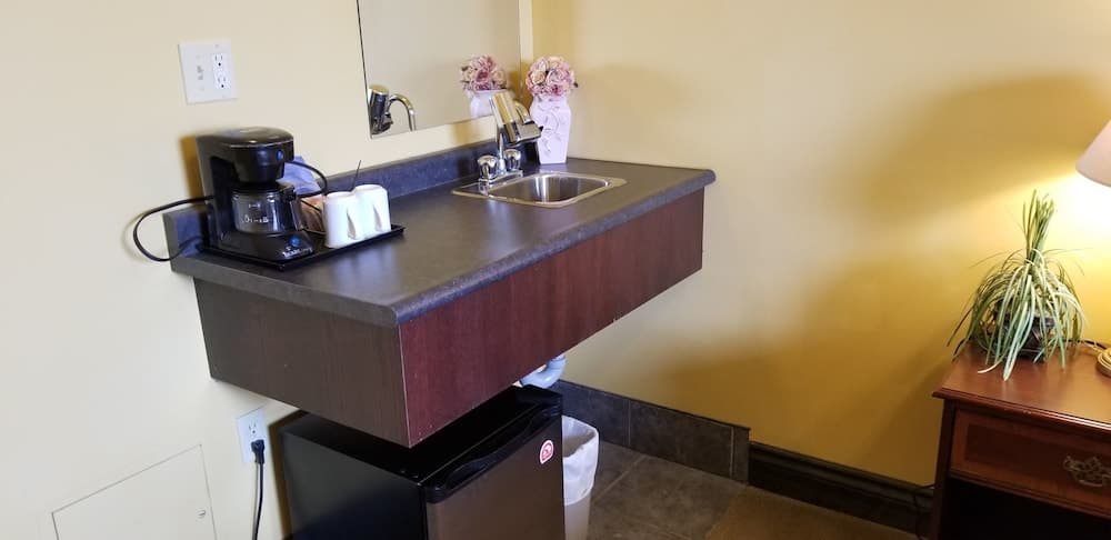 The Falls Inn - Walters Falls