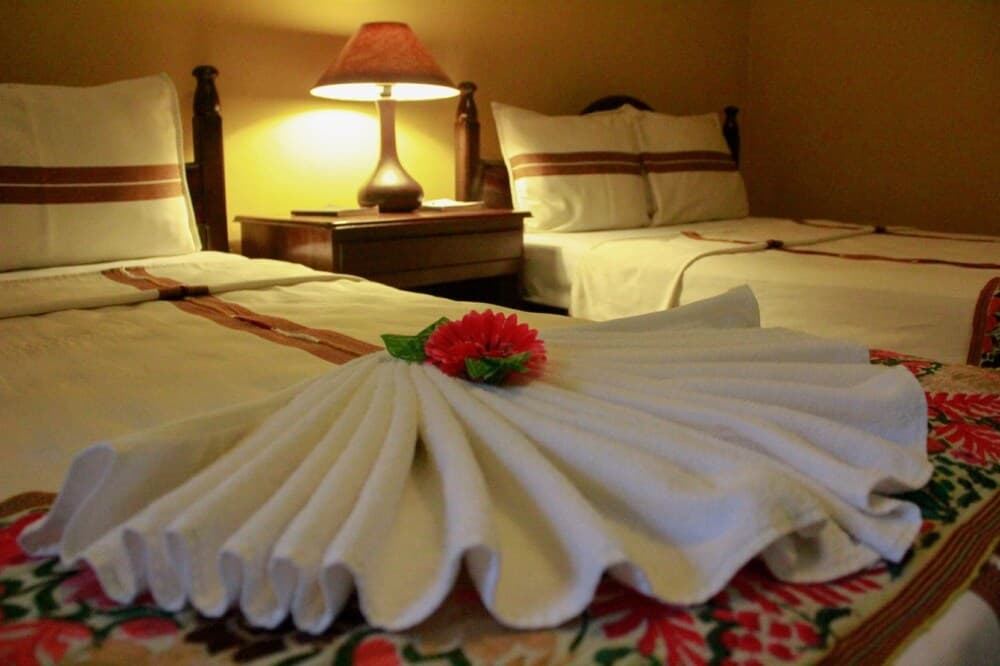 Hotel Restaurante y Pupuseria Mary