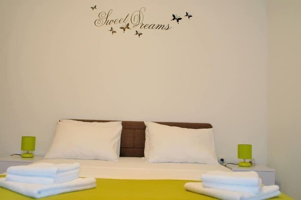 Apartments Zora 1629