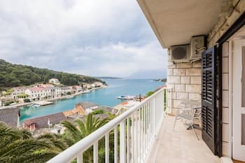 Apartments Marija Brac