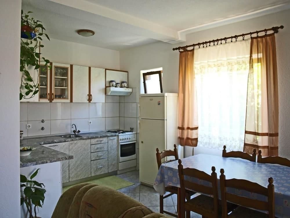 Apartments Janja Postira