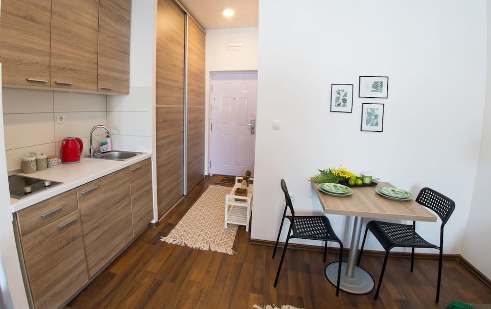 Green Leaf Apartment