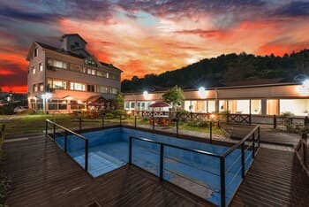 Canada Sunset Village