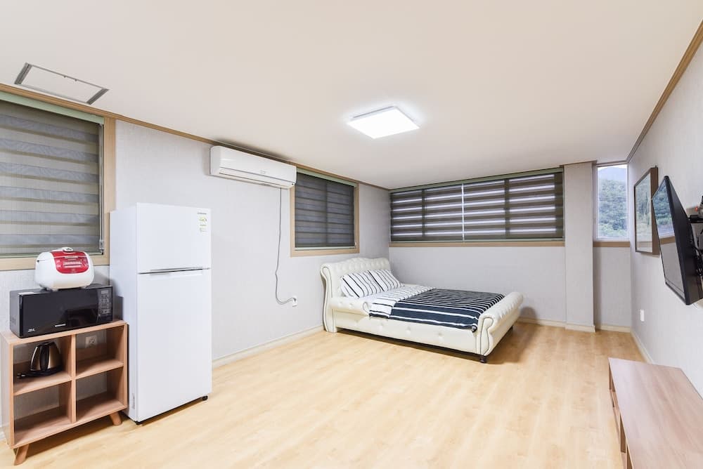 Canada Sunset Village