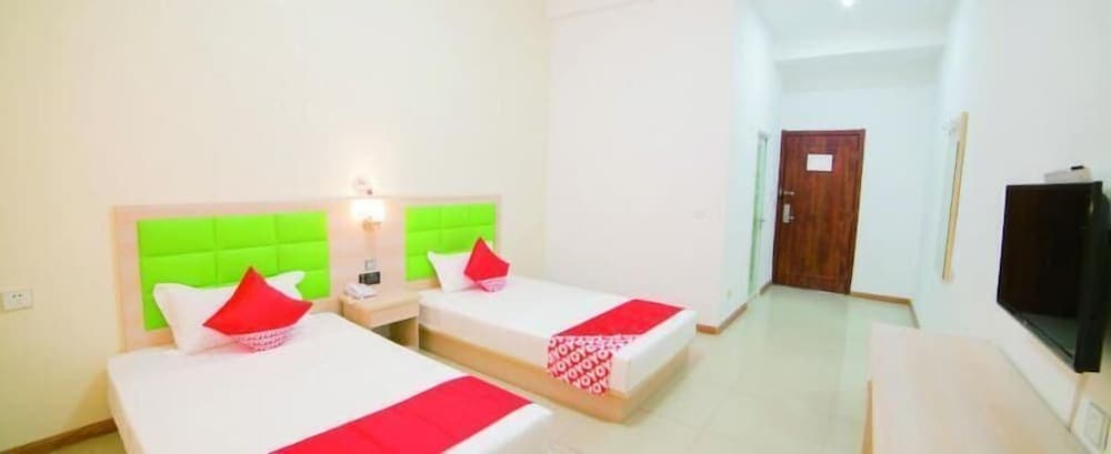 Green Orange Express Inn