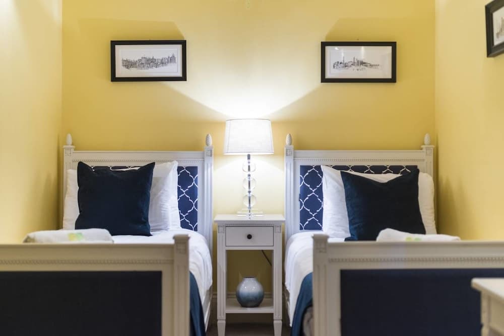 JOIVY Luxury Carlton Terrace Main Door Apartment